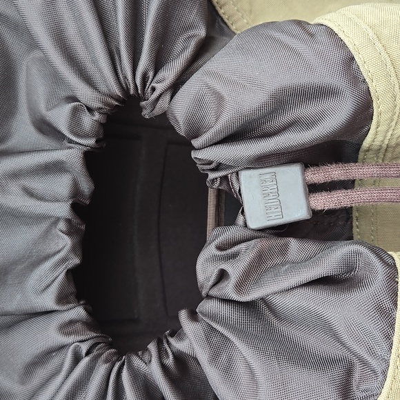 HEDGREN! Olive Green Backpack. Solid Glory. Perfect Condition! - Picture 13 of 16